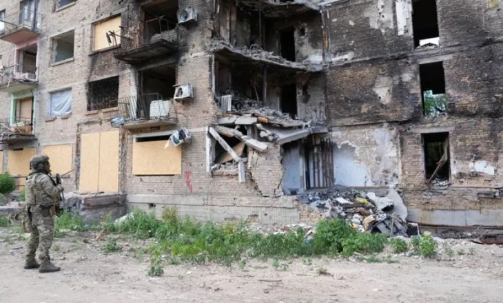 Shumë të vrarë, dhjetëra të plagosur në sulmet ruse ndaj qyteteve ukrainase