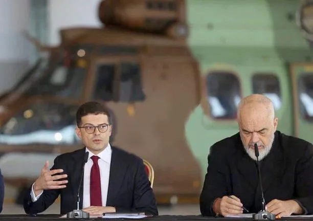 Si e sabotuan Edi Rama dhe Pirro Vengu marrëveshjen me SHBA për dy vite, pazaret e pista me Ronin dhe Ardi Veliun…