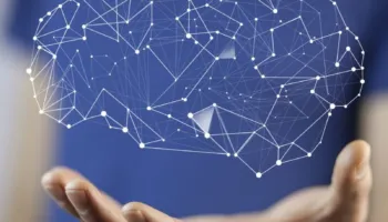 Si ta mbrojmë trurin në epokën e Inteligjencës Artificiale, çfarë thotë neuroshkencëtarja