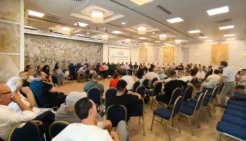 “Si u zgjodh grupi nismëtar?”/ Debate mes organizatorëve dhe protestuesve për krijimin e Kuvendit Kombëtar! Dalin mesazhet