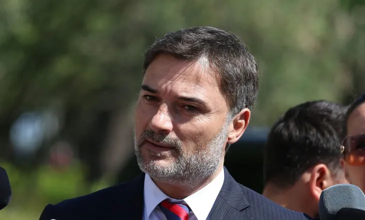 Simboli i zi/ Enkelejd Alibeaj: Në protestë duhet të ishin dy arkivole, jo një