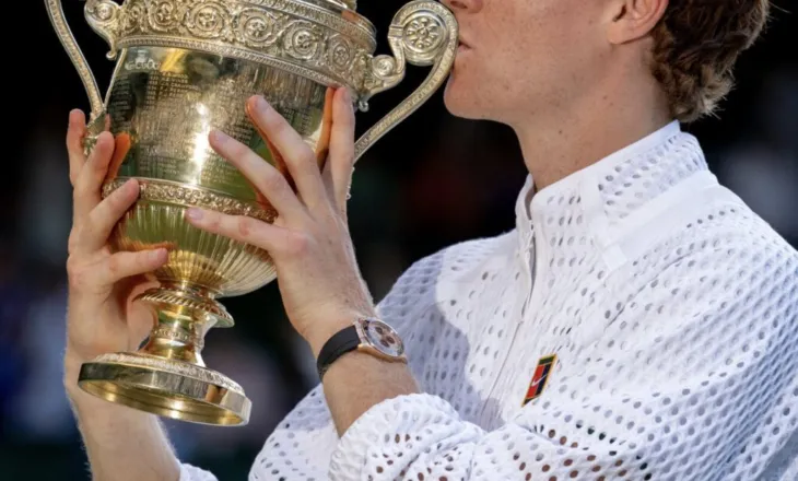 Siner fiton Grand Slam-in e Uimbledon-it