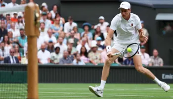Sinner mund Djokovic dhe shkon në finalen e Wimbledon, do të mbrojë titullin ndaj Zverev