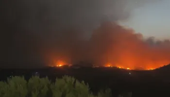 Situata jashtë kontrollit, më shumë se 300 mijë persona largohen nga Franca dhe Spanja