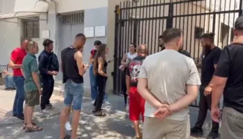 SKANDAL/ Dhunohet nga policia në qeli protestuesi i sëmurë me epilepsi