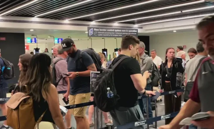 Skanim fytyre, gjurmët e gishtave…Sistemi i ri i BE-së sjell radhë të gjata në aeroporte