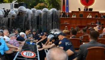 Sot Kuvend dhe protestë! Parlamenti mblidhet 2 herë brenda ditës, caktohen anëtarët zëvendësues të komisioneve