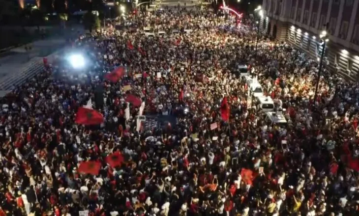 Sot protesta e 36-të radhazi, shqiptarët nuk tërhiqen nga kërkesa e panegociueshme: Rama jep dorëheqjen!