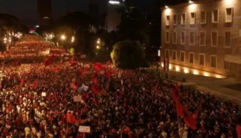 Sot protesta e 43-të kundër qeverisë, shqiptarët kërkojnë dorëheqjen e Ramës