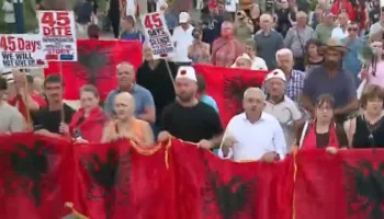 Sot protesta e 45-të për dorëheqjen e Ramës, qytetarët nisin marshimin drejt Kryeministrisë: Ju erdhi fundi!