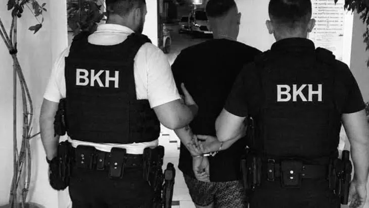 SPAK jep detaje për arrestimin e Adi Çobës në Durrës: Operacioni në bashkëpunim me DIA-n e Barit, ja çfarë iu gjet gjatë prangosjes