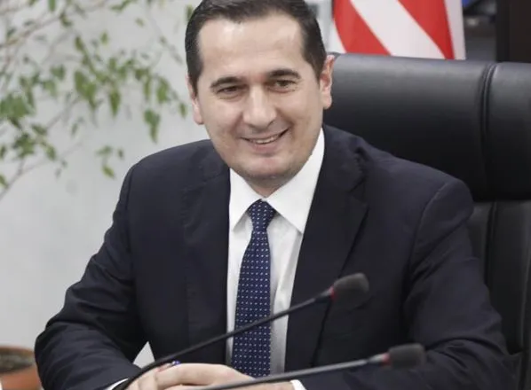 SPAK me “dorë të hekurt”, sekuestron 440 milionë euro pasuri dhe procedon penalisht 16 zyrtarë të lartë, mes tyre…