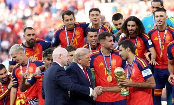 Spanja fiton Kupën e Botës me një gol në kohën shtesë, Argjentina dhe Mesi nuk lënë gjurmë në finale