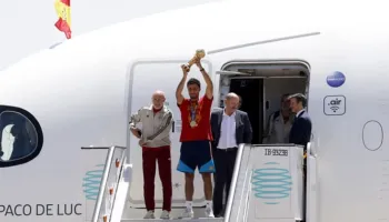 Spanja kthehet në shtëpi si kampione Bote, Mbreti Felipe: Një fitore epike