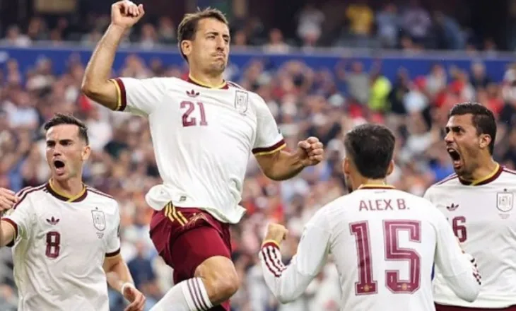 Spanja magjike, Franca e dorëzuar/ La Roja gjunjëzon ‘gjelat’ dhe prek finalen e Botërorit