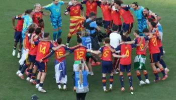Spanja triumfon ndaj Argjentinës, ngre kupën e botërorit në SHBA