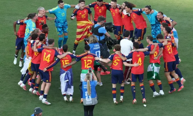 Spanja triumfon ndaj Argjentinës, ngre kupën e botërorit në SHBA