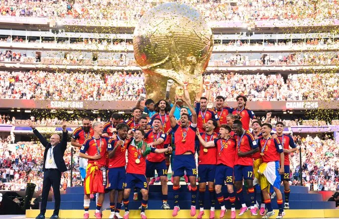 Spanja vendos yllin e dytë si kampione Bote, shtypi iberik e ngre në ‘qiell’