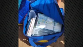 ‘Spektakël’ i pazakontë në Siçili/ Qindra mijëra euro ‘dalin’ nga deti, policia sekuestron 700 mijë euro