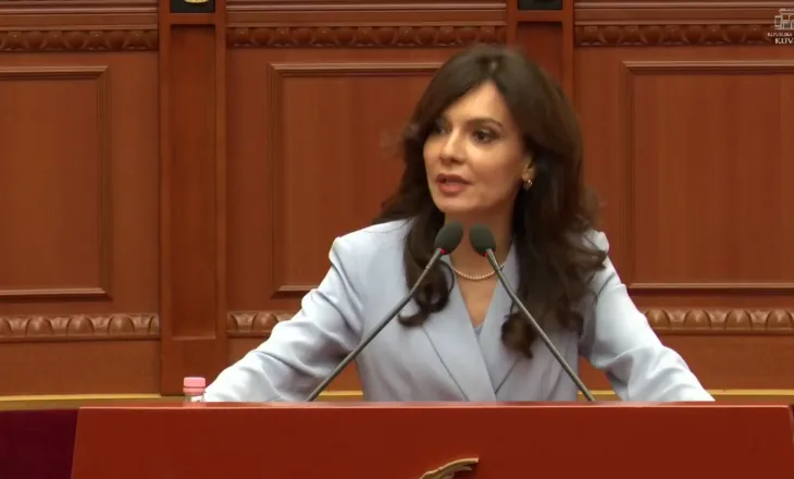 Spiropali: Ka ardhur koha për të ndryshuar këtë sistem politik! Berisha: Dhunë barbare ndaj protestuesve, një person në koma te Trauma
