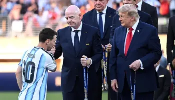 “Stuhi” rreth CR7, portugezi pëlqen postimin me akuzat ndaj FIFA-s për favorizim të Messit