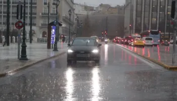 Stuhi të fuqishme godasin Greqinë, mbi 100 mijë rrufe, përmbytje, tornado dhe alarm nga autoritetet