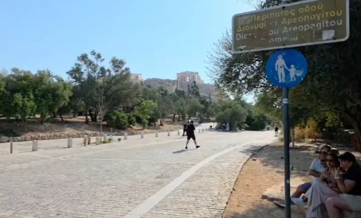 Sulm me thikë në zonën e Akropolit në Athinë/ Plagosen dy turistë amerikanë, autori dyshohet se…