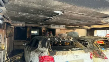 Sulme të koordinuara terroriste ndaj zyrtarëve të partisë në pushtet në Greqi, brenda 20 minutash u vihet zjarri 3 shtëpive (VIDEO)