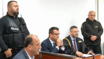 “Surprizë” e papritur në sallën e gjyqit, avokatja pa licencë kërkon të përfaqësojë Veliajn