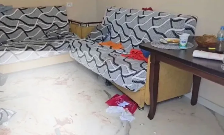 Tavolina me ushqim, lodra dhe pllaka të “lara” në gjak/ Pamje të rënda nga banesa ku u plagos 32 vjeçarja