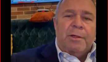 “Të parët tuaj me letra anonime, ju me profile false…”, Luca shpërthen ndaj protestuesve