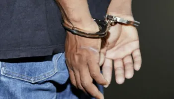Të shpallur në kërkim për vepra të ndryshme penale, arrestohen tre persona në Qafë Botë dhe Portin e Sarandës