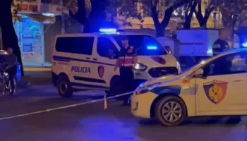Të shtëna me armë në Sarandë, plagoset një person
