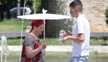 Temperaturat do të arrijë deri në 41 gradë/ I nxehti afrikan përfshin vendin
