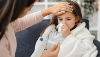 Temperaturat e larta rrisin rastet e virozave, shtohet fluksi në urgjencat pediatrike