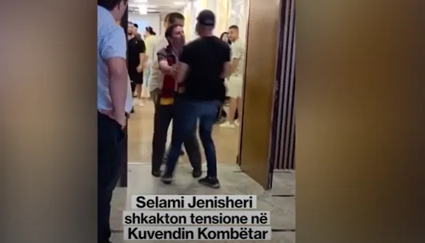 Tension në Kuvendin Kombëtar të protestës, Selami Jenisheri nxirret nga salla
