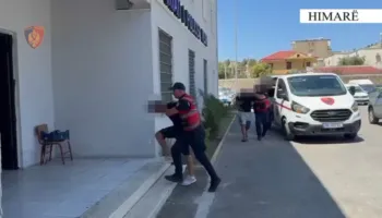 Tentuan t’i grabisnin kursimet një 70-vjeçari në Borsh, arrestohen 3 të rinjtë