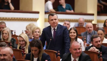 ‘Territorialja’, Balla-opozitës: S’ka kërkesë për zgjatje afati! E keni Kuvendin si shkollë nate, ikni e vini kur të doni