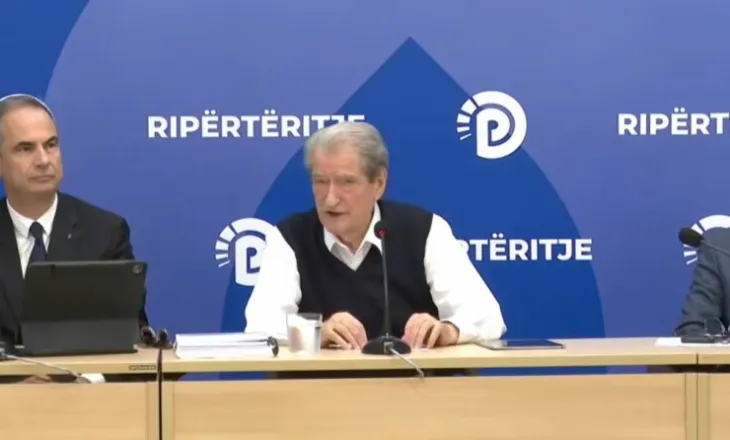 “Territorialja, ‘levë Arkimedi’ për shpopullimin e vendit”/ Berisha: S’mund të lejohet një tiran të shkelmojë…