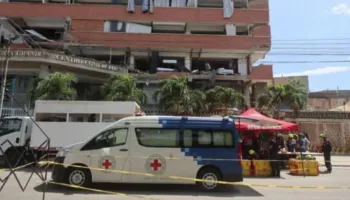 Tetë ditë nën rrënojat e tërmetit, burri nxirret i gjallë nga një ndërtesë e shembur në Venezuelë