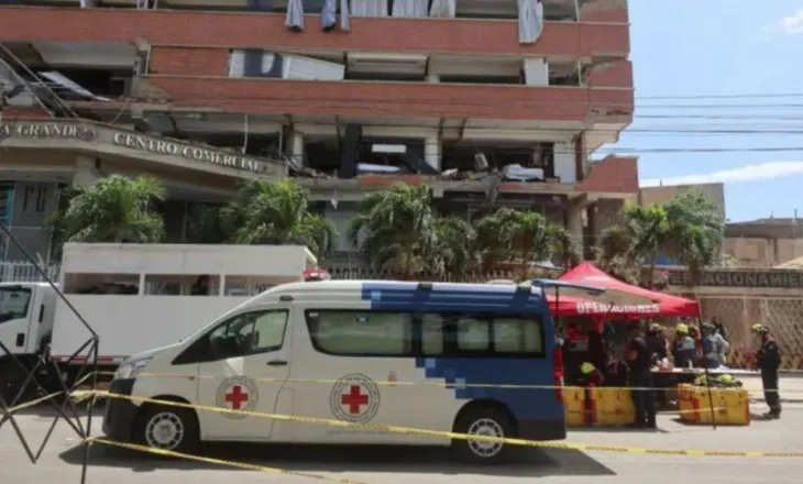 Tetë ditë nën rrënojat e tërmetit, burri nxirret i gjallë nga një ndërtesë e shembur në Venezuelë
