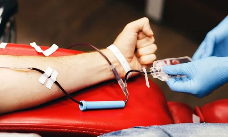Thirrje për ndihmë nga spitali i traumës, 23-vjeçari pas aksidentit ka nevojë për gjak a+