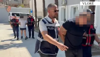 Thyen ‘Arrestin në shtëpi’ dhe shkuan në Vlorë për vjedhje, në pranga dy burrat nga Tirana