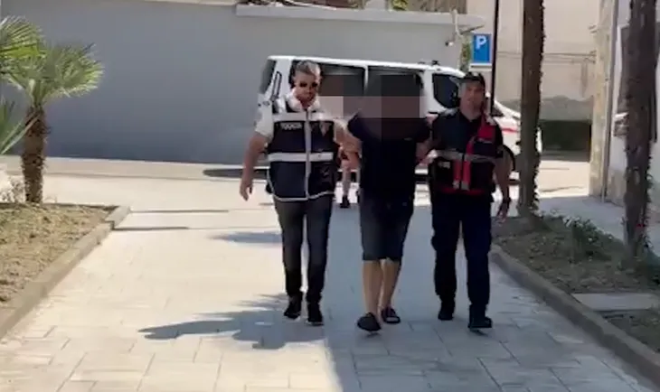 Thyen masën “arrest në shtëpi” dhe shkuan për të vjedhur nga Tirana në Vlorë, arrestohen dy persona