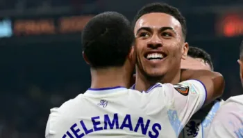 Tielemans tek United dhe Rogers te Chelsea, Milan “fërkon duart” dhe pret nderin e madh nga Aston Villa