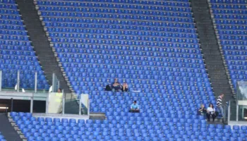 Tifozët e klubit të njohur në Serie A refuzojnë mbi 90% të biletave sezonale. Arsyeja? Presidenti i klubit…