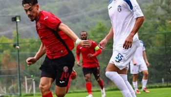 Tirana e Klafuriç prezantohet mirë, ndal Çorum në miqësoren turke