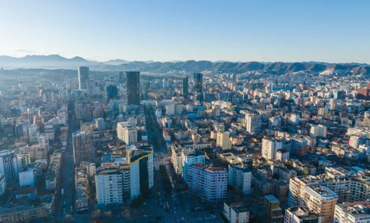 Tirana, mes tregjeve më të shtrenjta, qiratë e zyrave në kulla arrijnë deri në 40 euro/m²