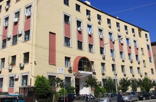 Tjetërsim pronash në Durrës, lëshohen 12 masa sigurie ndaj zyrtarëve të Hipotekës dhe përfituesve (EMRAT)