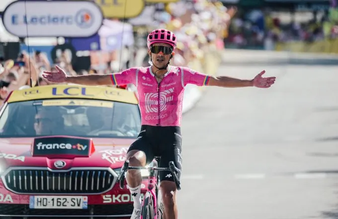 Tour de France/ Carapaz pas 736 ditëve fiton etapën e dytë…